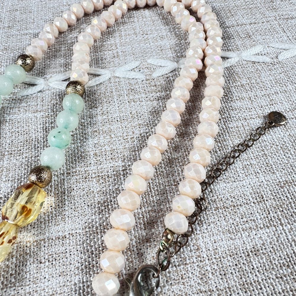 Chic Multi-Color Beaded Necklace - Picture 7 of 9